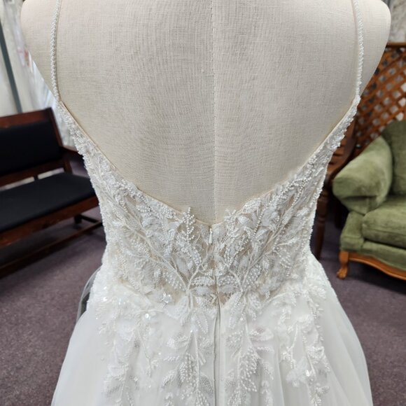 Pronovias Snehea Size 20 Off White Lave & Tulle Bridal Gown Wedding Dress - Picture 7 of 9